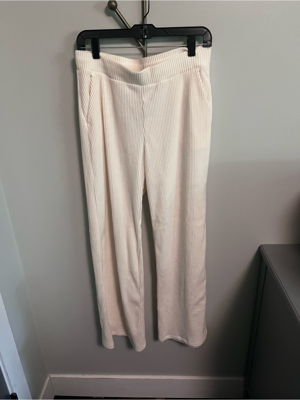 Abercrombie & Fitch Cream Ribbed Wide-Leg Joggers